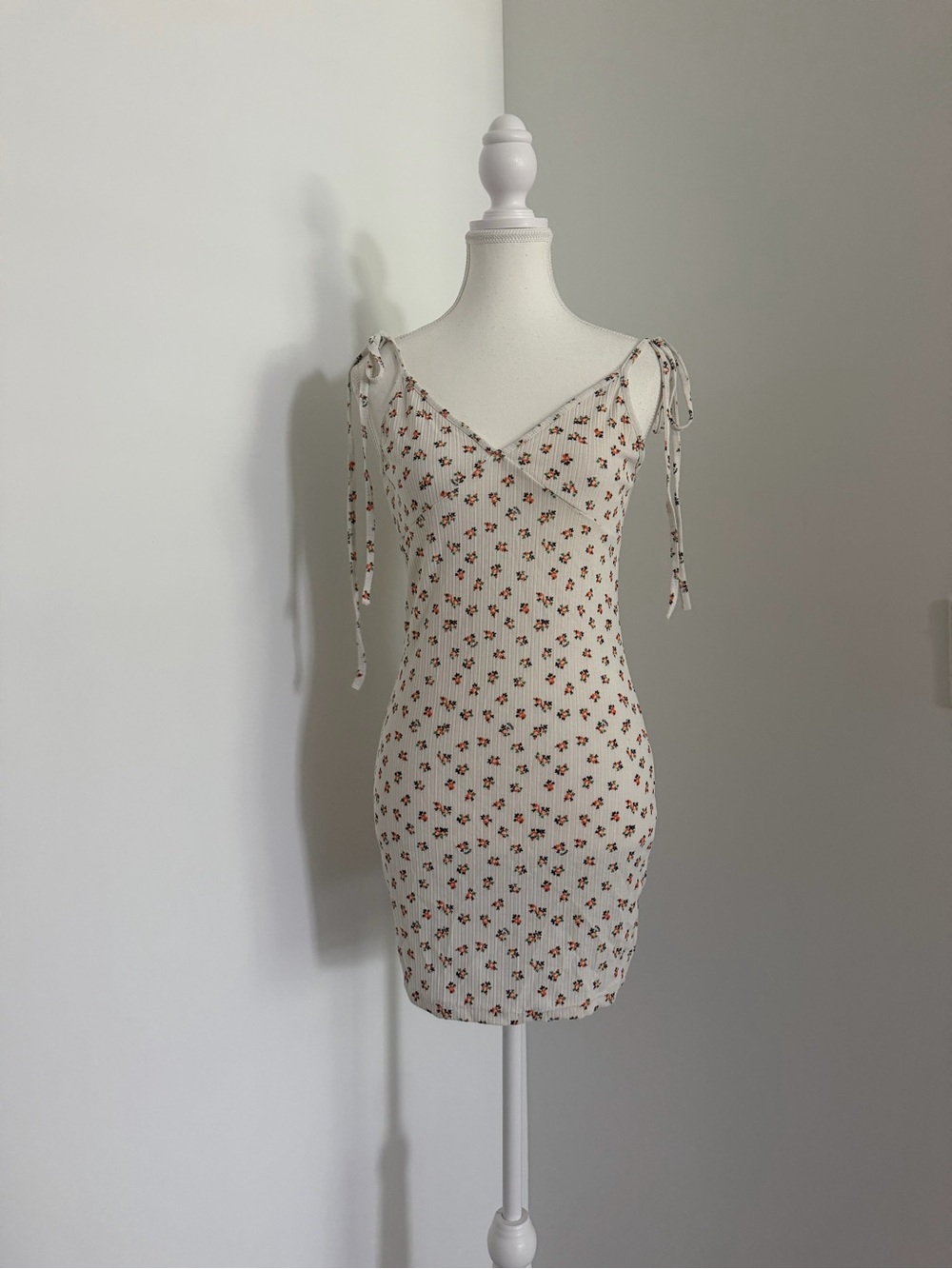 Zaful Cream Floral Tie-Strap floral Mini Dress size S